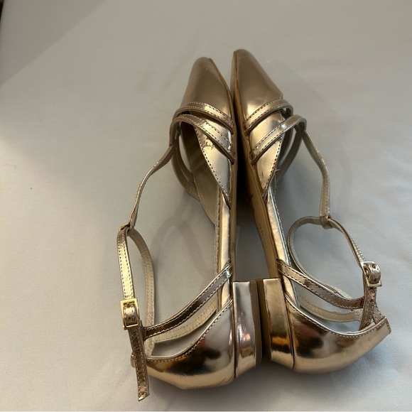 Boden Gold Flat Size 39/8 1/2 - Picture 10 of 11